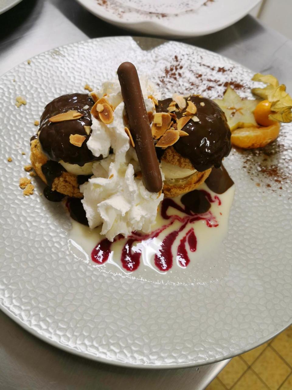 Logis Hotel De France Rochechouart Eksteriør bilde